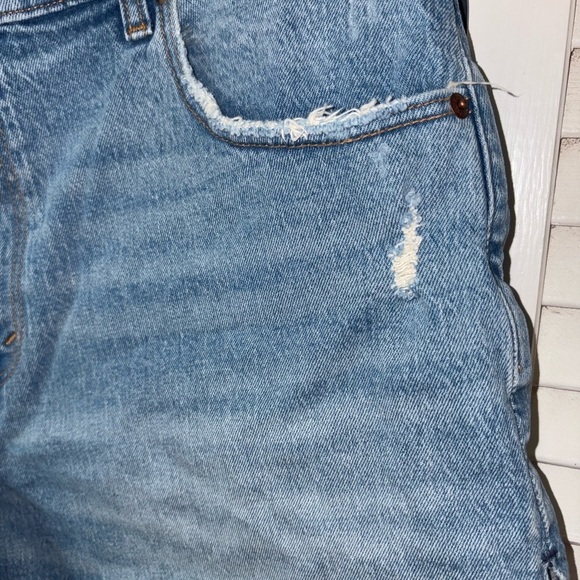 NWT Abercrombie and Fitch The Mom High Rise Denim Shorts size 18/34 - Picture 4 of 6